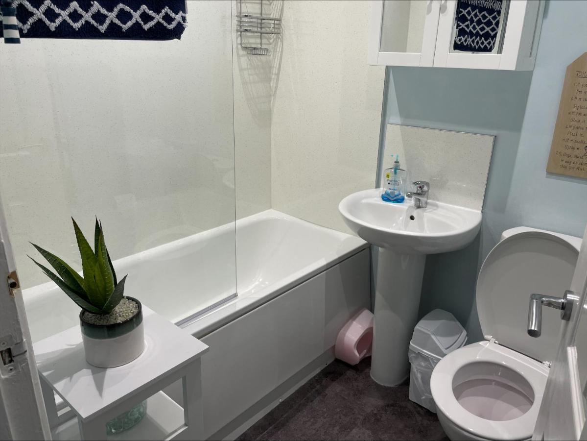 Seaview Apartment With Parking 埃克斯茅斯 外观 照片